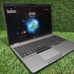 Le Dell Precision 3540 est un ordinateur portable professionnel qui offre des performances élevées et une grande polyvalence. Il est équipé d'un processeur Intel Core i7 de 8e génération, d'un disque dur SSD de 1000 Go, de 16 Go de RAM DDR4 et d'un écran de 15,6 pouces. Il dispose également d'une carte graphique NVIDIA 2 Go dédiée.